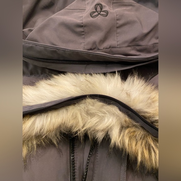 TNA Powder Parka 2XS (Winter Jacket) - Picture 13 of 16